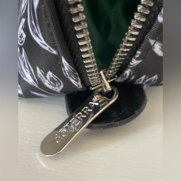 Doterra oil case bag holder color: emerald New. - Picture 5 of 11